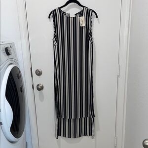 Black and White Striped Tunic Top Size Medium